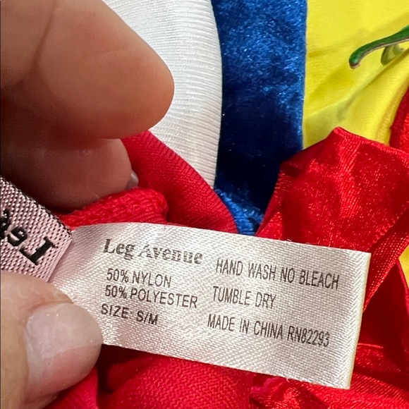 Woman Snow White Costume - Red, Blue, Yellow - Picture 3 of 8